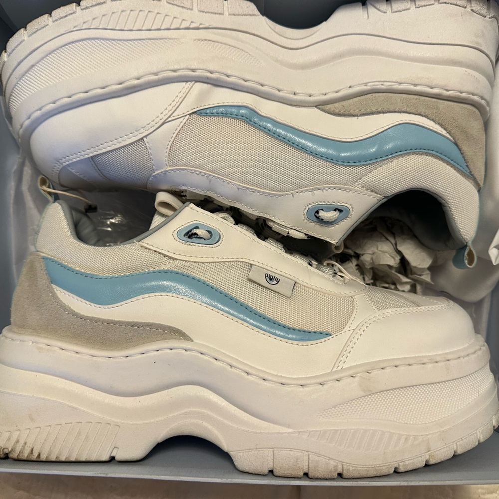CHIARA FERRAGNI TRAINERS